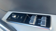 Jaguar F-Pace 2.0 D200 R-Dynamic SE Black 5dr Auto AWD Diesel Estate